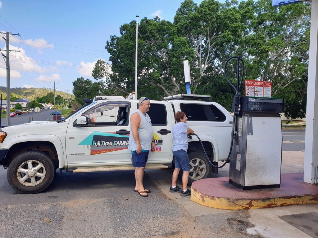 Mount Morgan great service at the local fuel station. Lady fills your tank for you