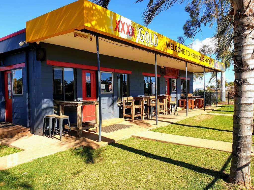 Hermidale Hotel new south wales camping full time caravanning