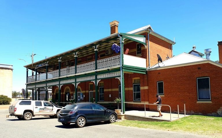 Mirrool hotel pub NSW