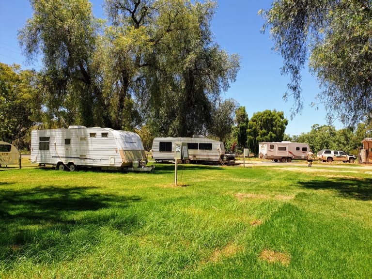 Euabalong camp caravan park