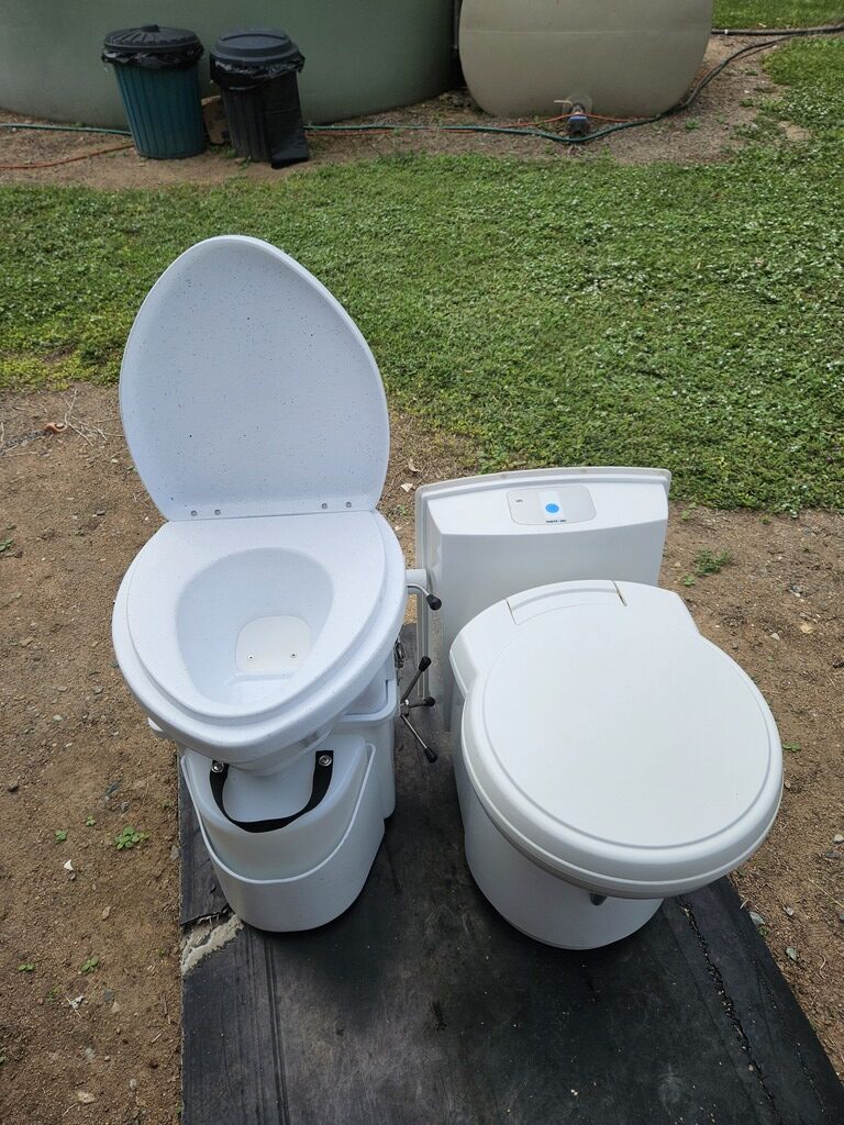 Natures Head Toilet & Thetford cassette compare