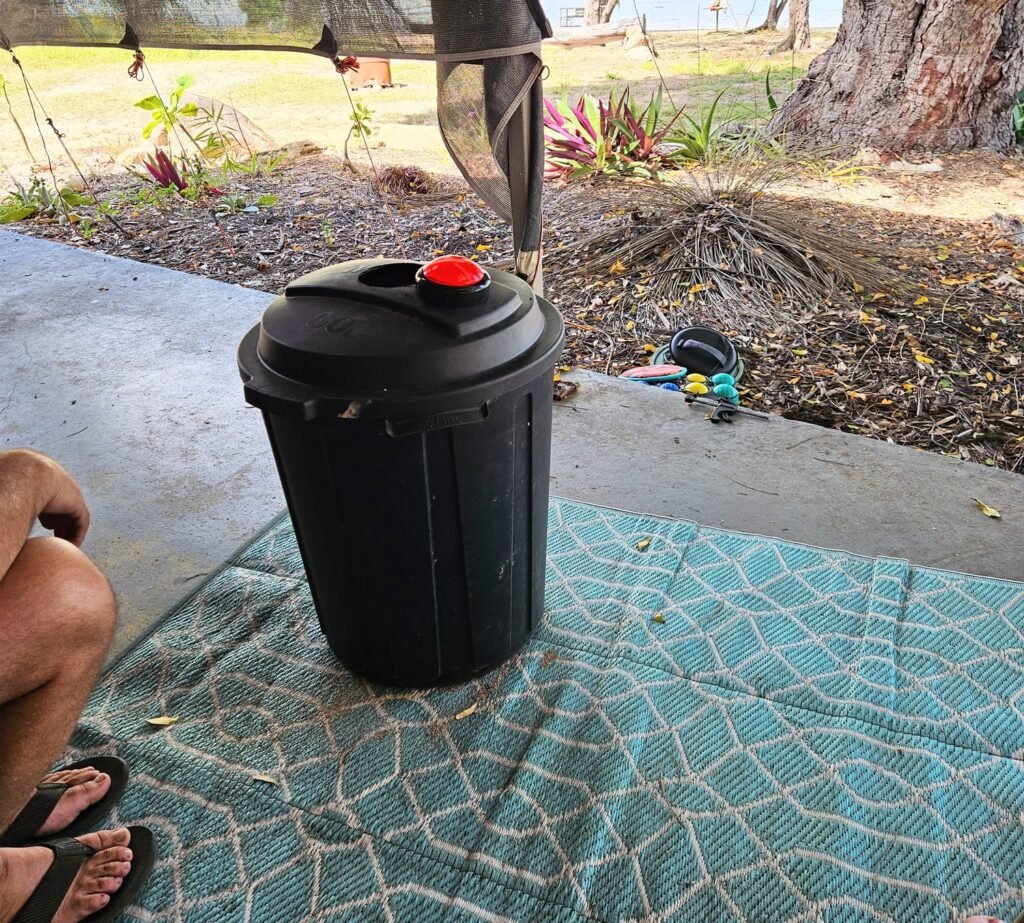 Smart dustbin counts cans