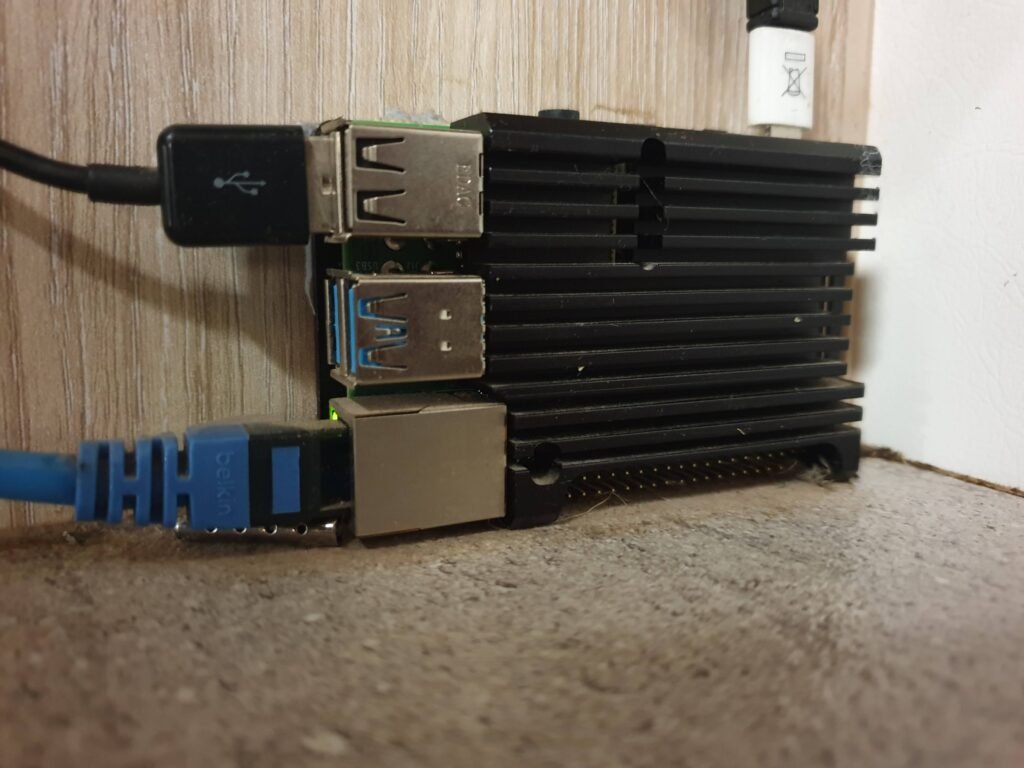 Raspberry Pi smart caravan full time caravan